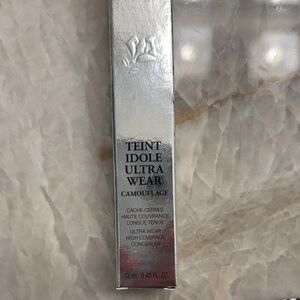Lancome Teint Idole Ultra Wear Camouflage Concealer - Silver